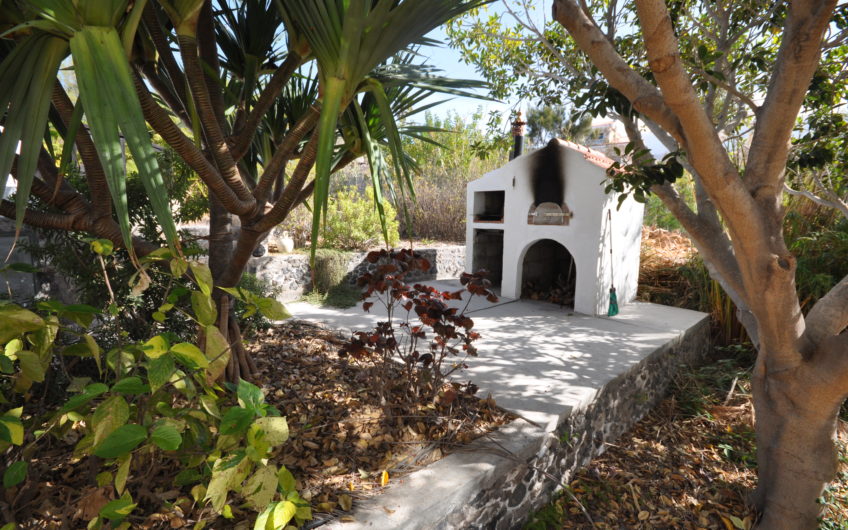 Villa, Guía de Isora