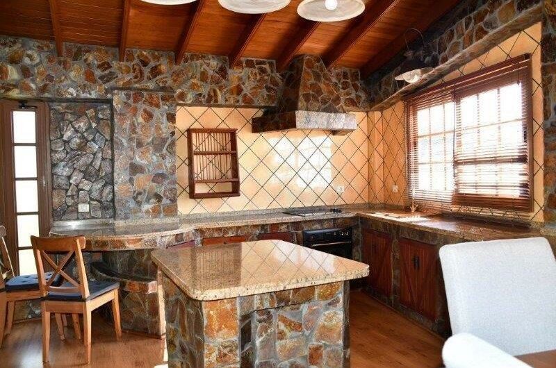 Se vende chalet independiente en Taucho