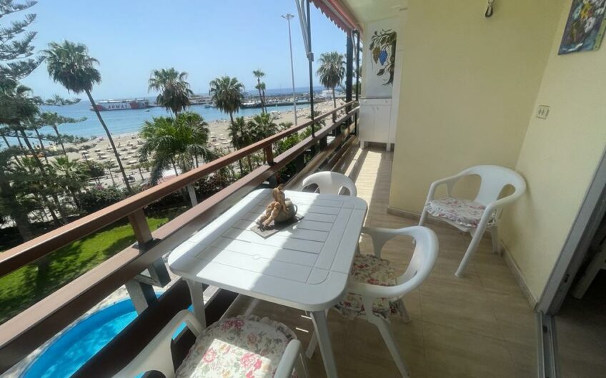 Primera línea de mar en Los Cristianos, Santa Amalia