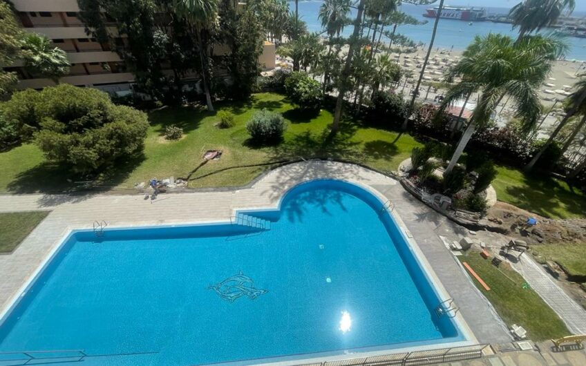 Primera línea de mar en Los Cristianos, Santa Amalia