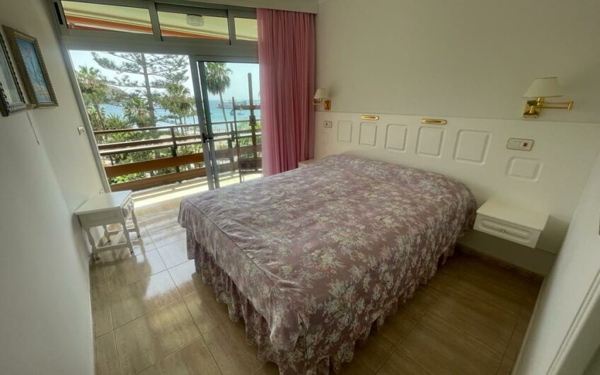Primera línea de mar en Los Cristianos, Santa Amalia