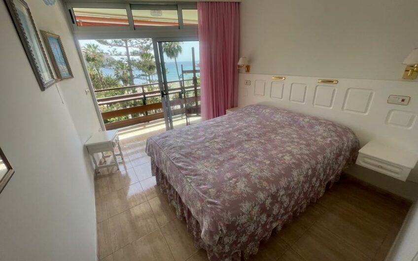 Primera línea de mar en Los Cristianos, Santa Amalia